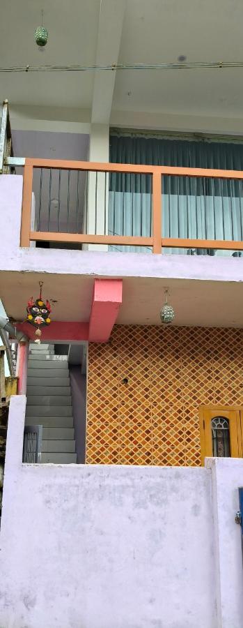 kavi luxury home stay - B&B Valparai