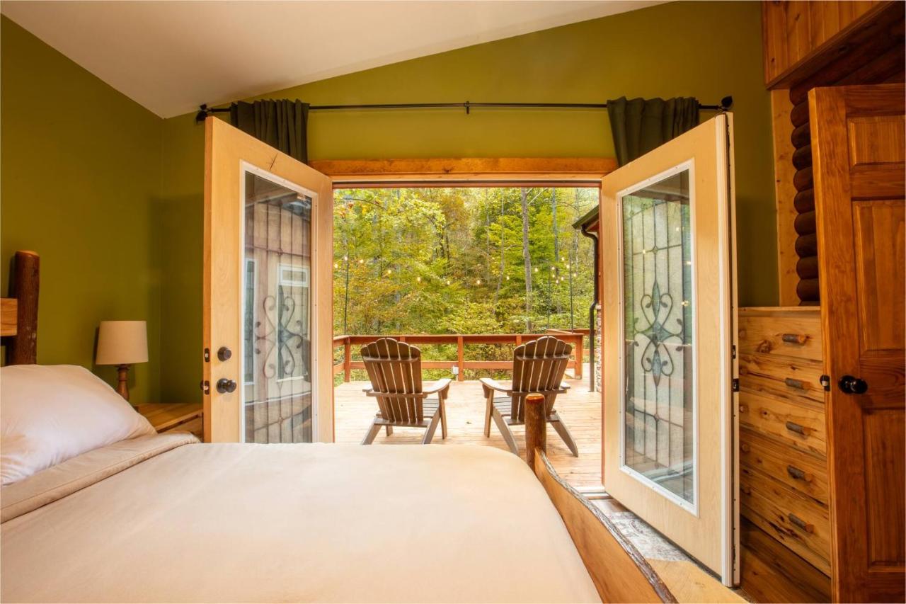 New Hot Tub - Diamond Creek Cabin Sleeps Up to 6 - B&B Gallipolis