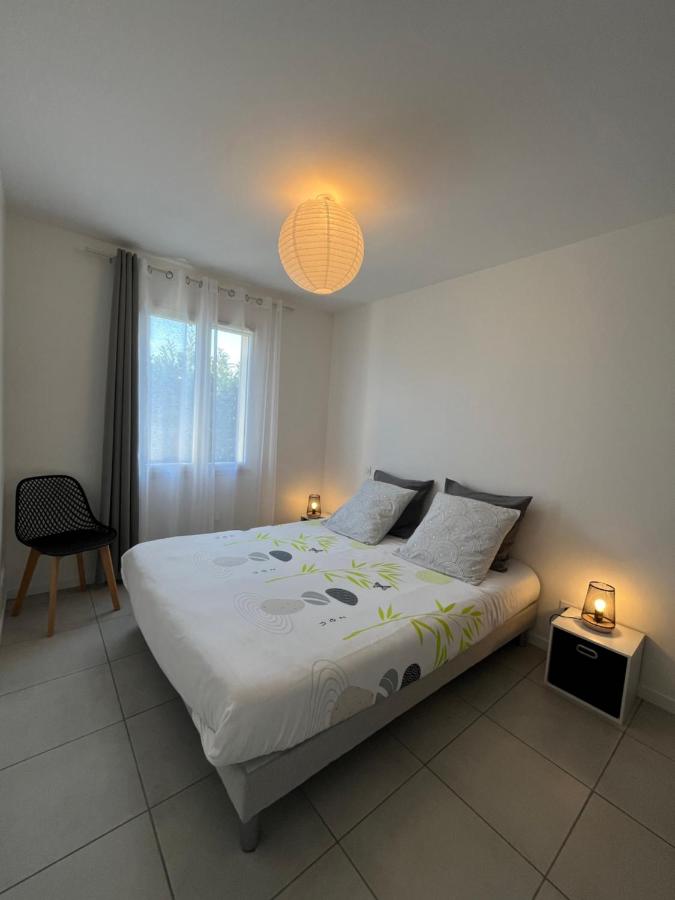 Gîte neuf, à 12mn du Futuroscope, à la campagne -Le Trèfle - B&B Saint-Léger