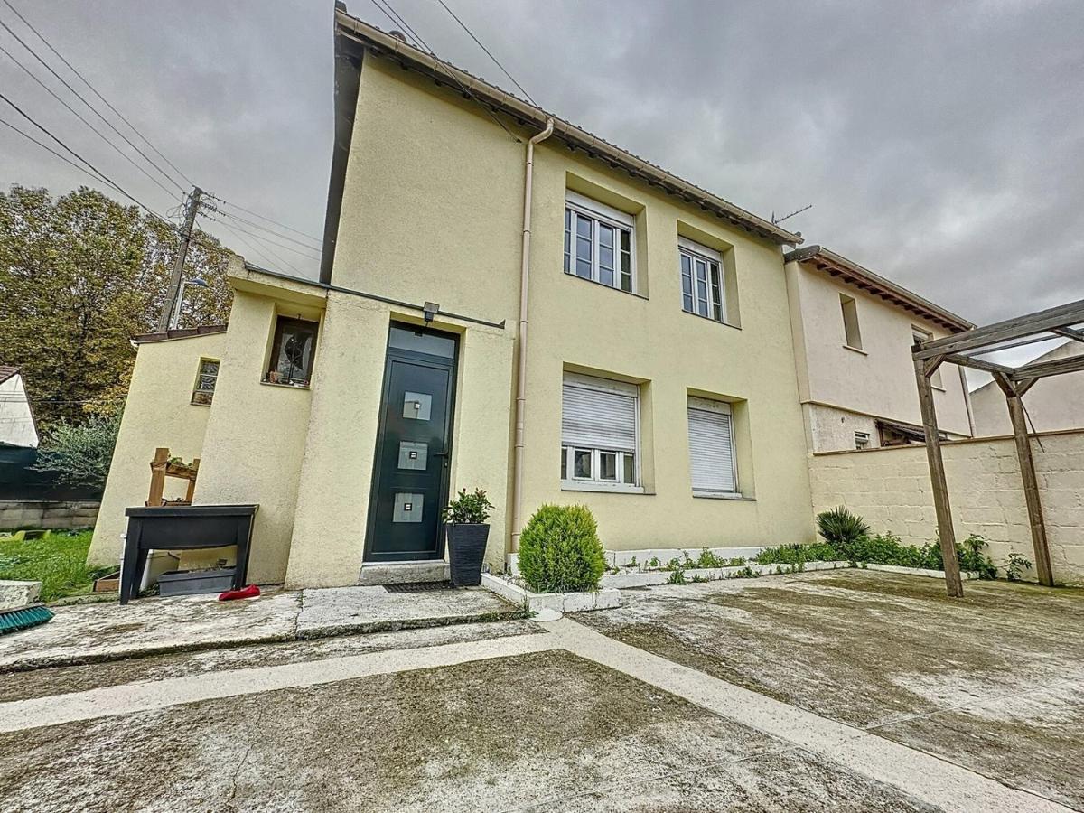 First and last floor with independent access - Chambres d’hôtes Saint-Denis
