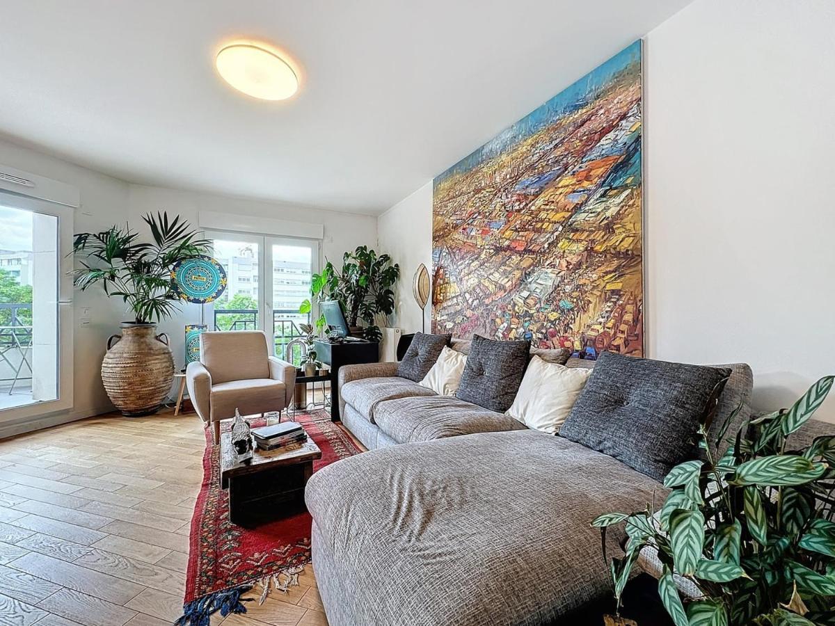 Classy apartment with terrace - Chambres d'hôtes Saint-Ouen