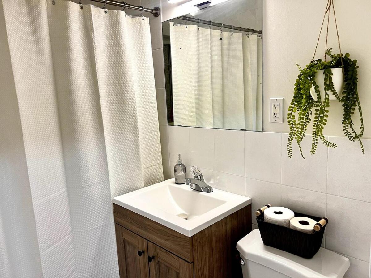 Toronto Upper Beaches Apartment - Chambres d'hôtes Toronto