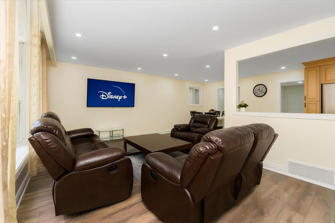 Beautiful Bungalow in Historic Town with Pool Table - B&B Georgetown