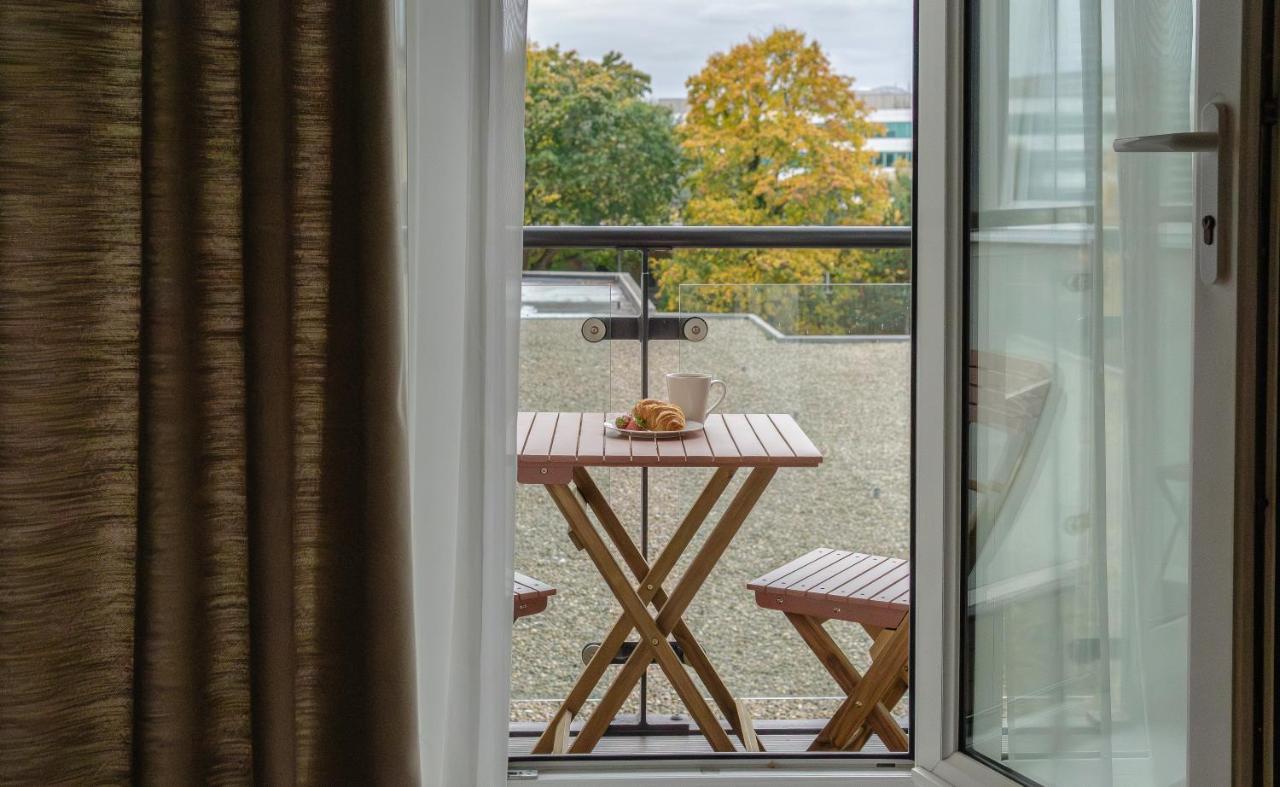 Contractor Stay Hatfield with Free Parking Sleeps 4 - B&B Hatfield