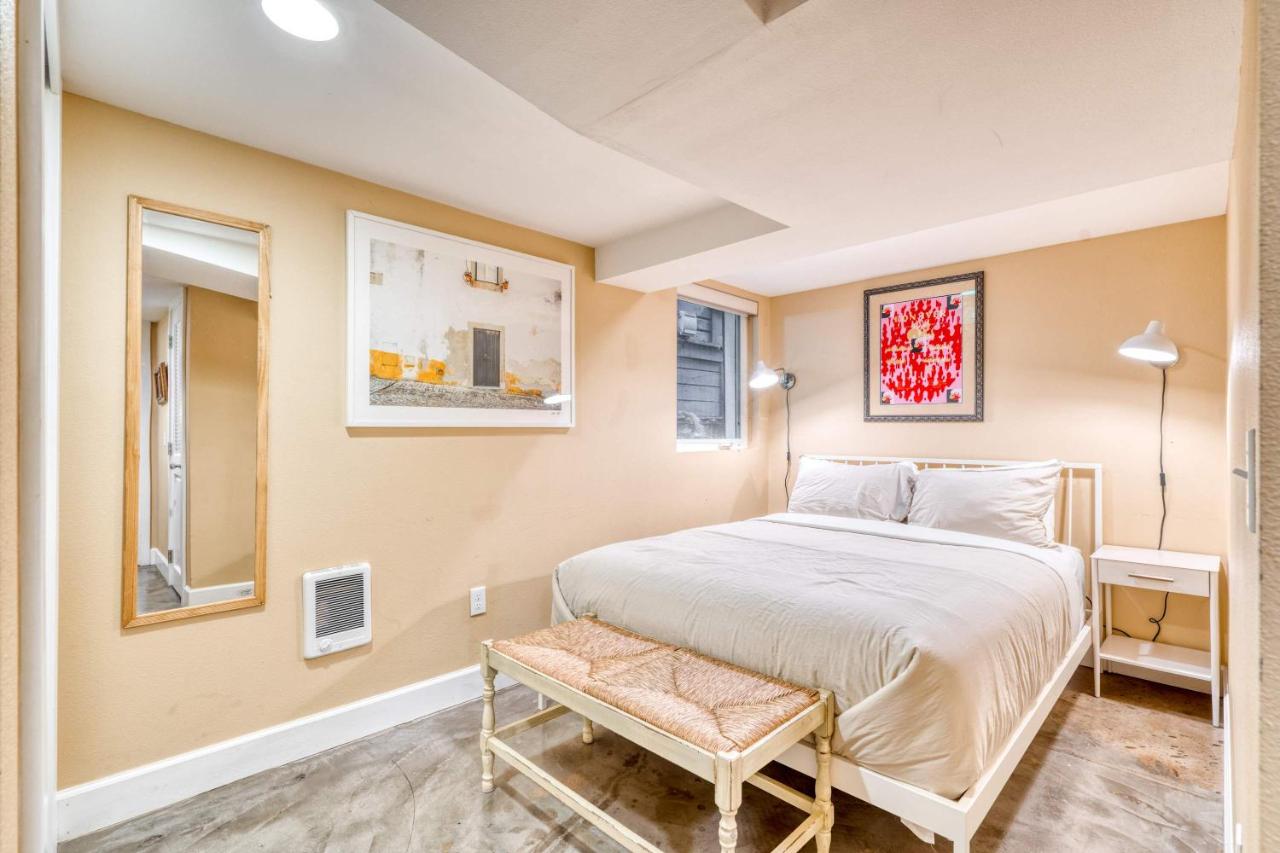 Stay Portland - Private Underground Getaway - 92 WalkScore - B&B Portland