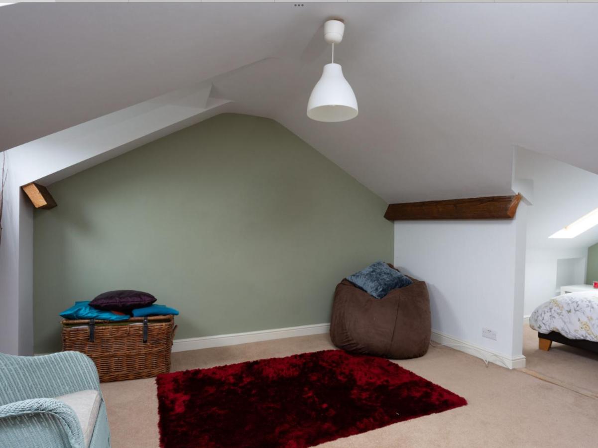 Entire three bed house in wigginton, York - B&B York