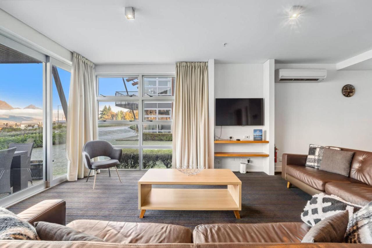 Waterfront 3 Bedroom Marina Gem - B&B Queenstown