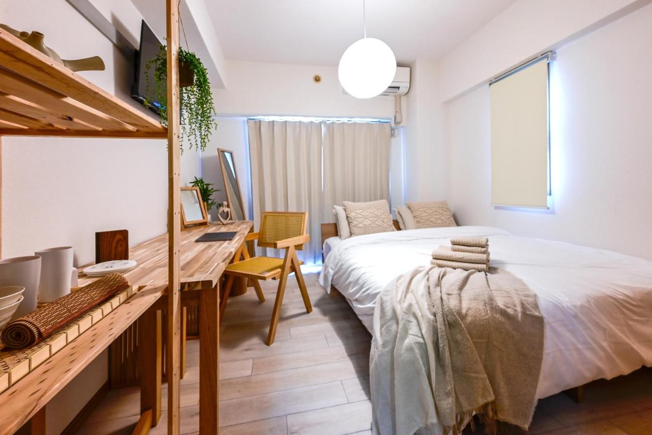 Japandi 6 Inspired 1BR in Prime City Spot and Near Station - Chambres d'hôtes Fukuoka