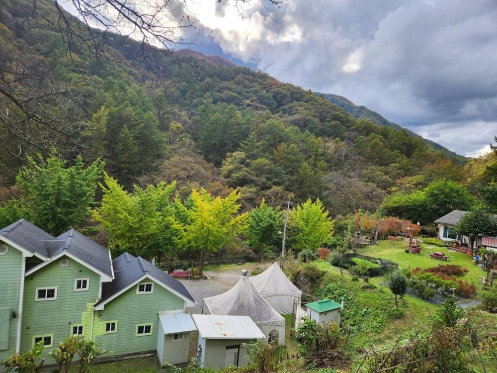 Hwacheon Sankkun-uijib Pension - Bed and Breakfast Hwacheon