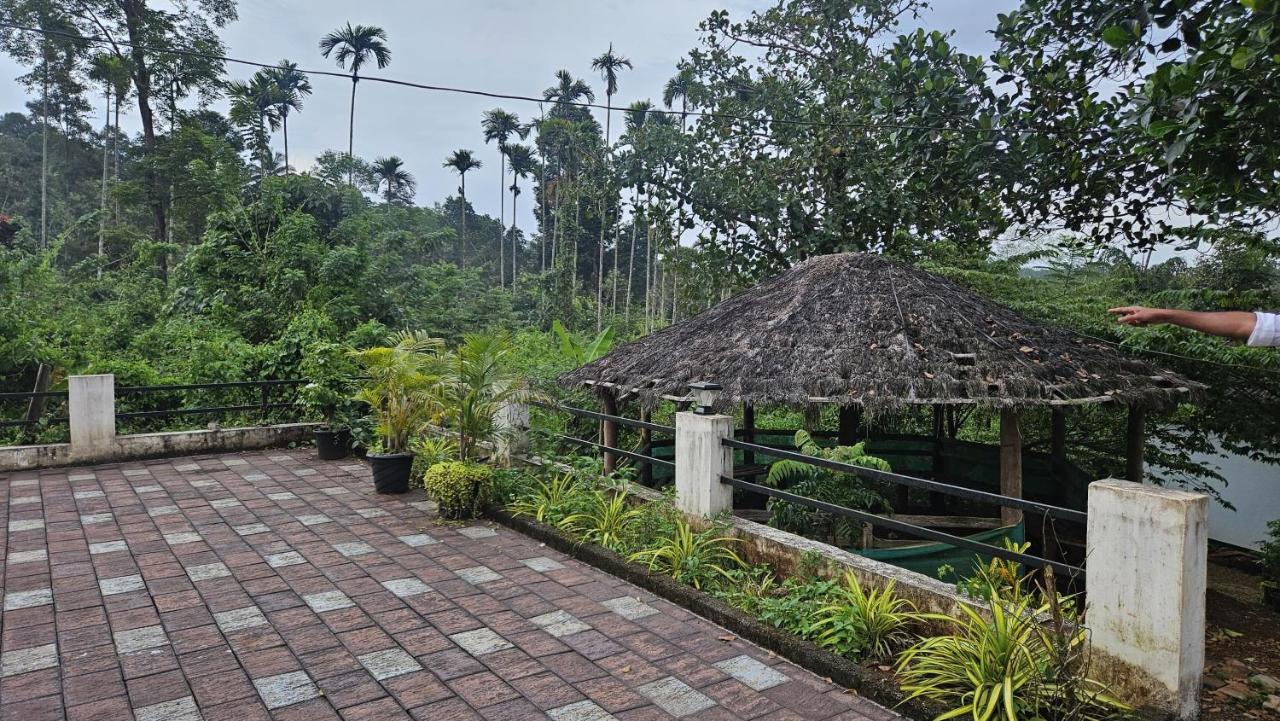 Happydays Hut - B&B Mananthavady