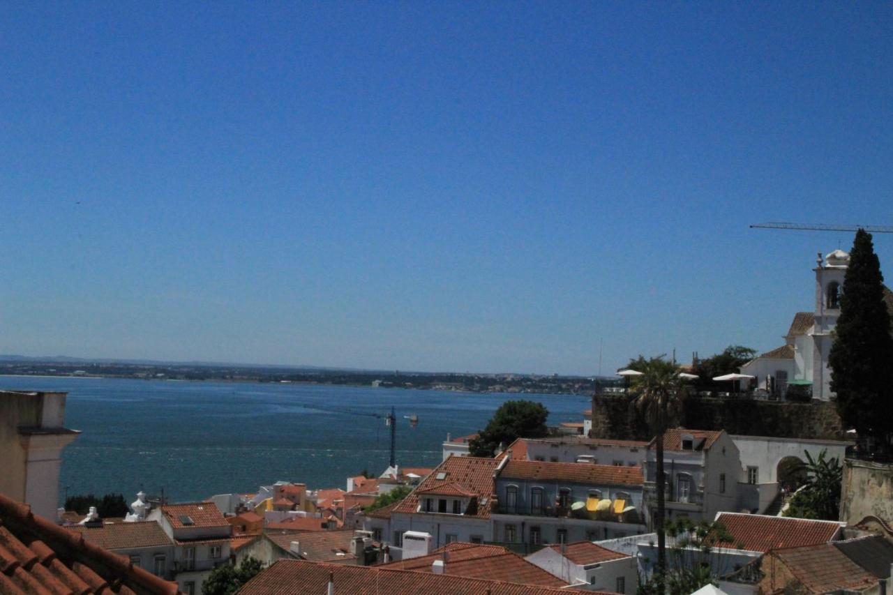 Ideal address with fantastic view Castel -Old Town-River - B&B Lisbona
