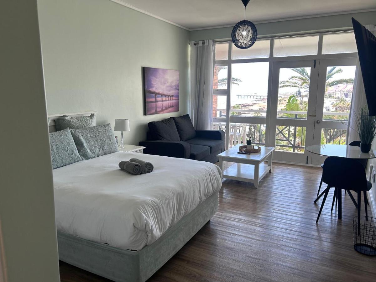 142 Brookes Hill Suites Holiday Resort - Bed and Breakfast Port Elizabeth