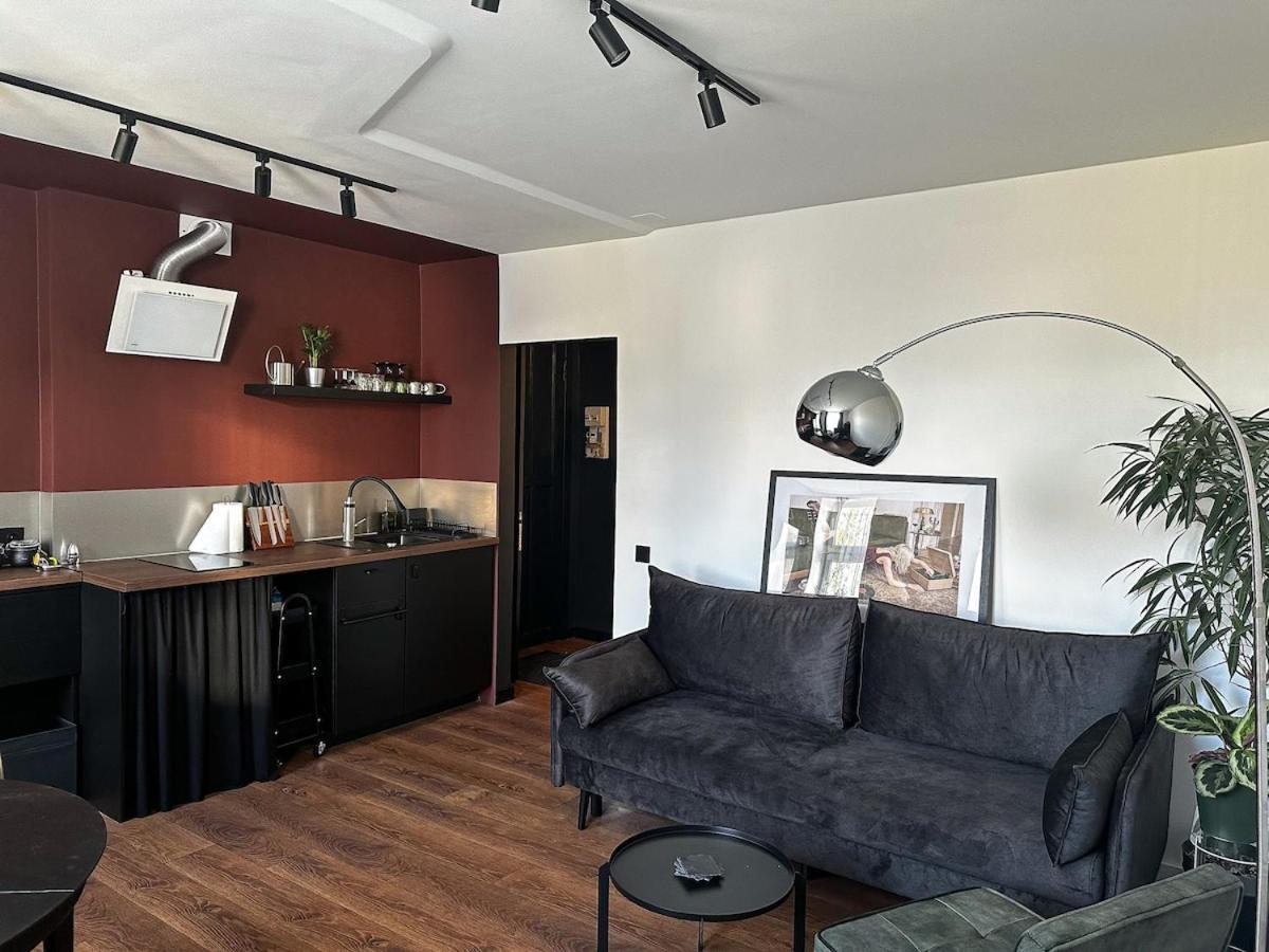 Stylish design apartment next to Central Station - B&B Riga