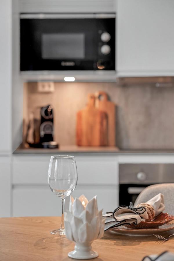Modern 3-bedroom with private balcony and parking - B&B Tromsø