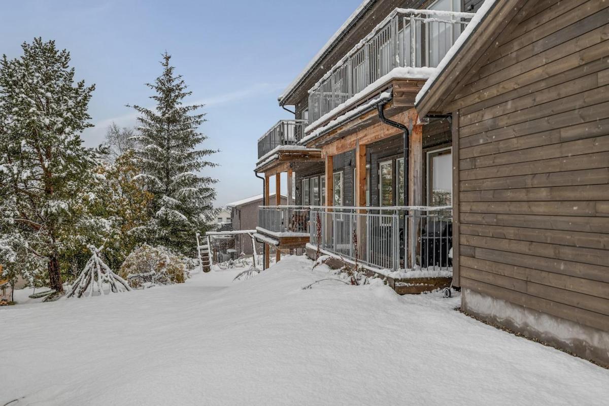 Modern 3-bedroom, with private Aurora Borealis watching balcony - B&B Tromsø