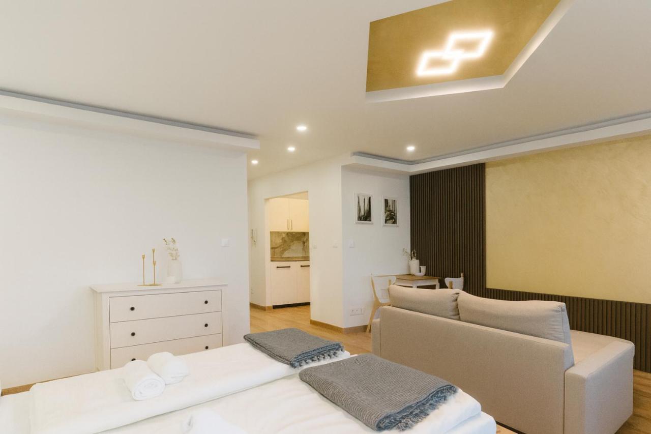 Modernes City Apartment in Top Lage, Balkon, kostenloser Parkplatz max 1,65m Höhe und 1,8m Breite - Chambres d'hôtes Karlsruhe