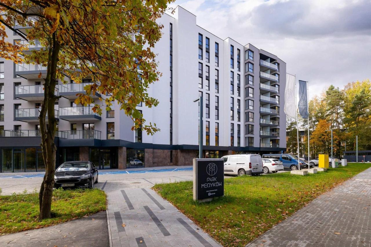 Comfortable Apartment with Parking & Balcony Ideal for Families by Nolcegi Renters - Chambres d'hôtes Katowice