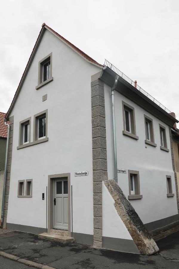 Modernes Häusle in Segnitz I Main & Wein - B&B Segnitz