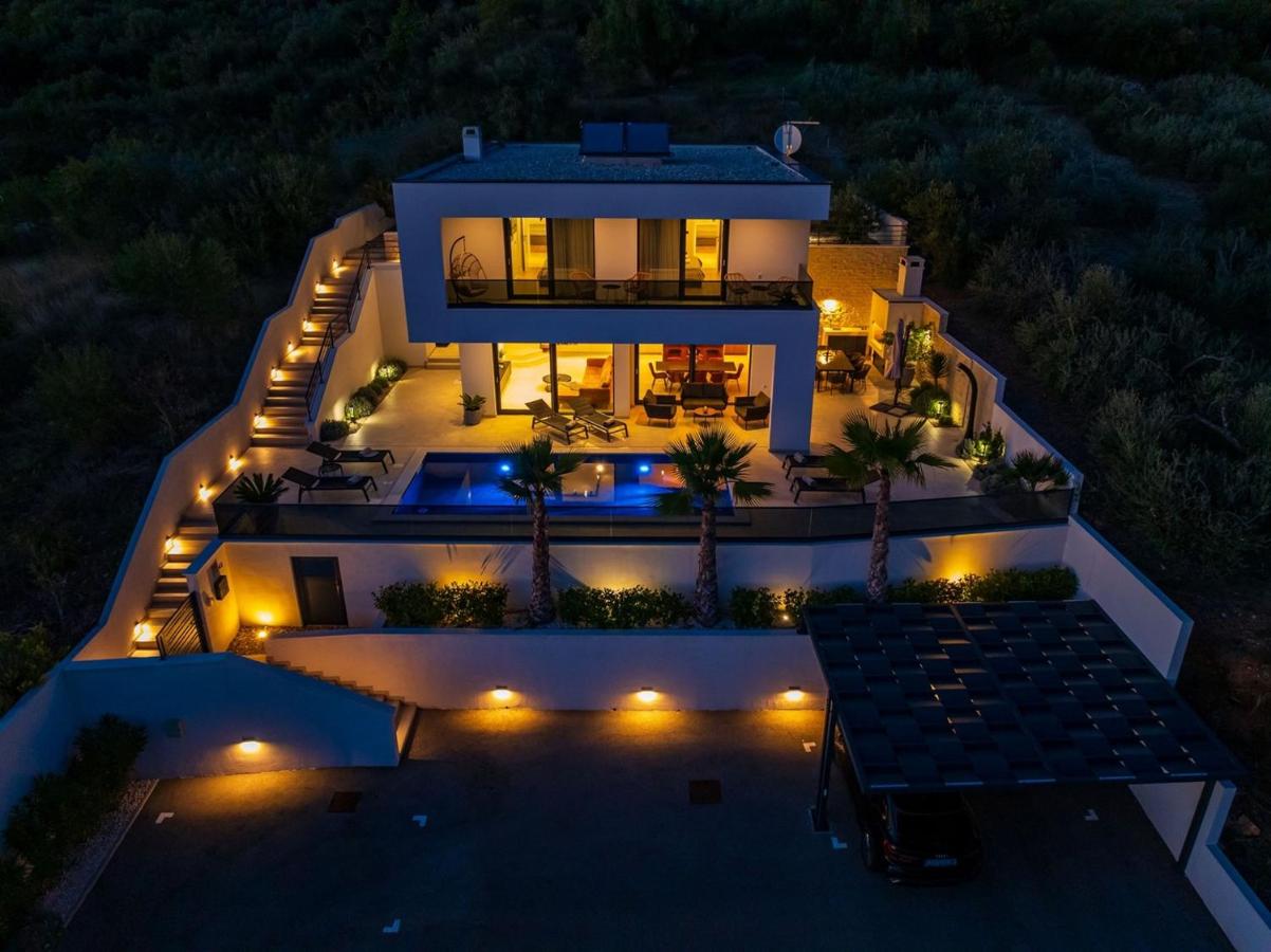 Luxury Villa Spectrum pool 32m2 sauna - B&B Posedarje