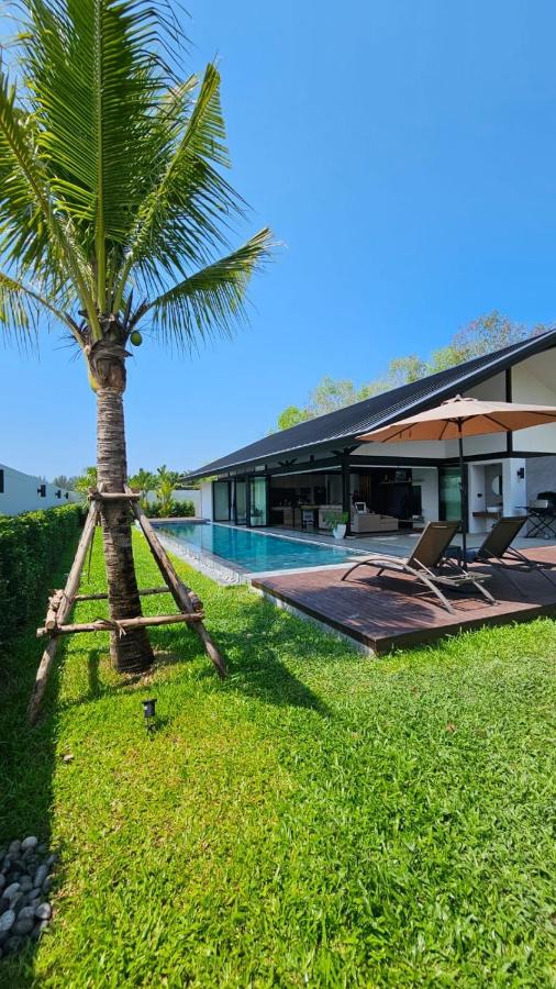 913 Luxury Pool Villa Khaolak - B&B Khao Lak