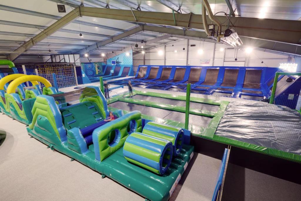 Cityhouse Lubliniec Modern holiday residence for business and family stays - B&B Lubliniec