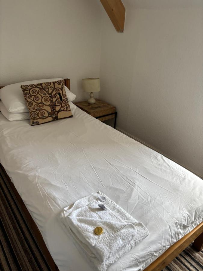 Einzelzimmer mit Dusche