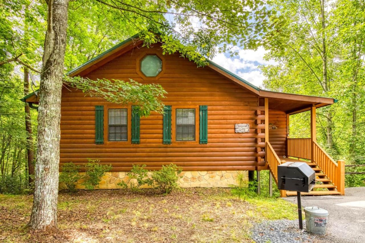 Kozy Cub Cabin, Gated Resort, Pool Table - Bed and Breakfast Oldham