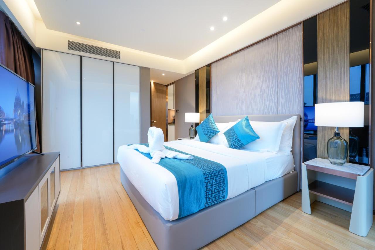 Premium Diamond Two bedrooms apartment ( PETRONAS Twin Towers view)