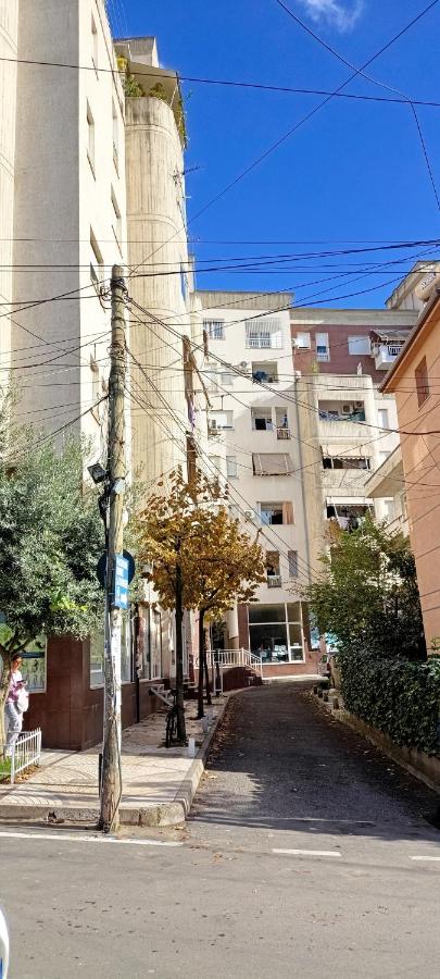 Fresk, Bunk'art, apartment - Bed and Breakfast Tirana