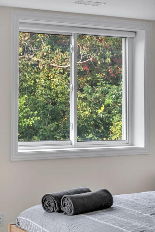 Cozy Basement 1BR with Parking and Workspace - Ferienwohnung Toronto