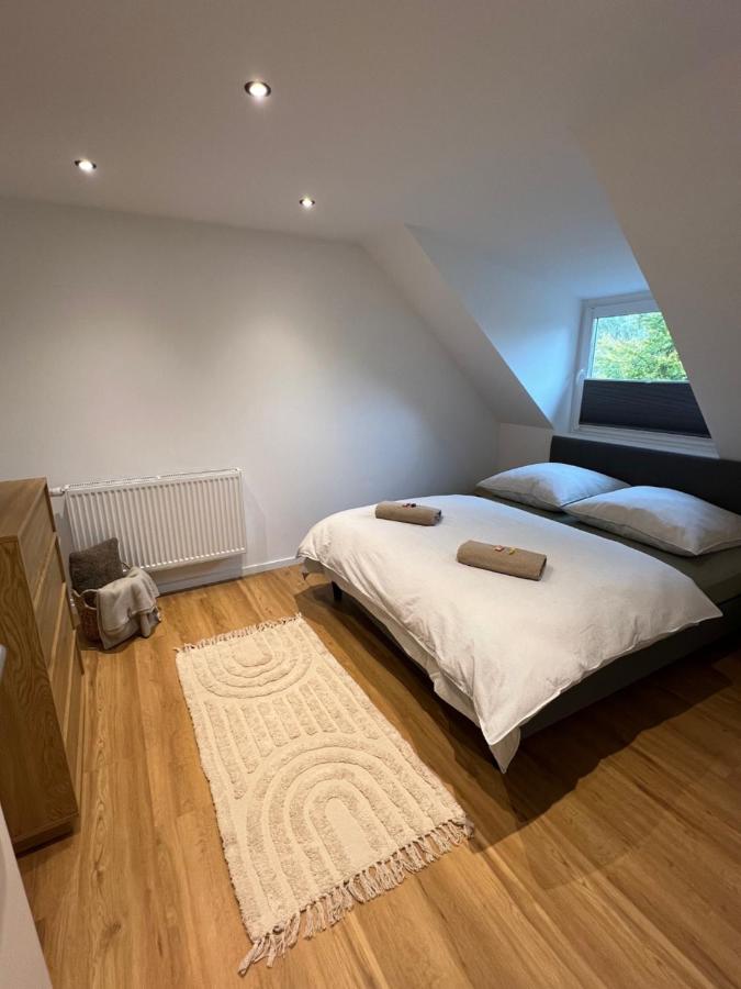 Zentral gelegen in Haan - 4 Schlafzimmer- Bis zu 7 Personen - B&B Haan