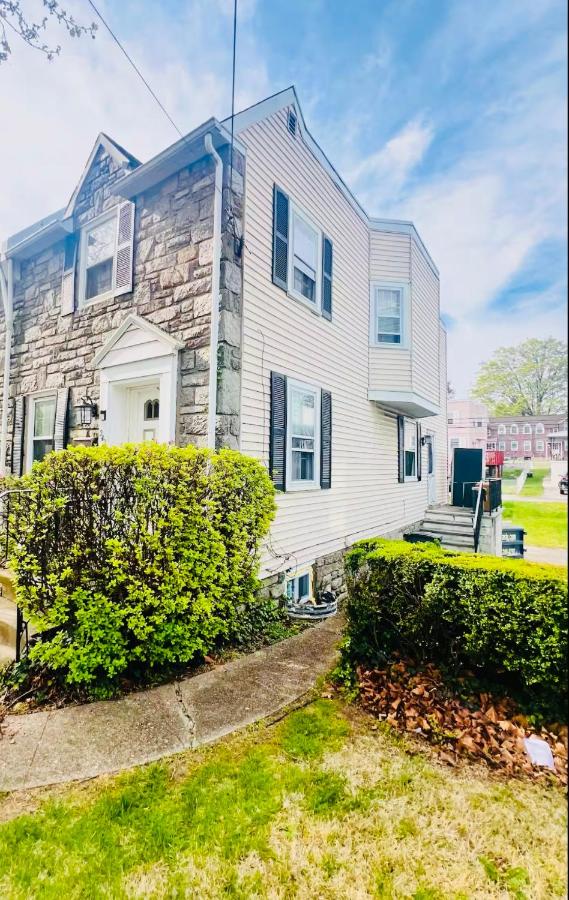 ComfiNook Cozy Suburb Stay Philly Airport Parking - B&B Sharon Hill