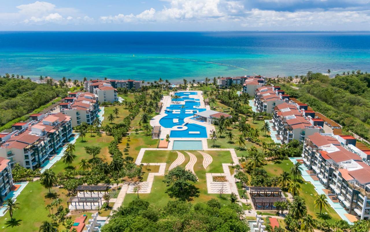 Luxury 2 BR Condo with tub & Infinity Pool - Beach Side At Mareazul - Sirenita G - B&B Playa del Carmen