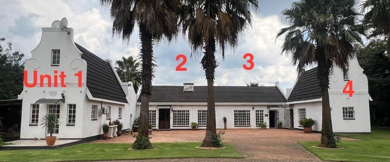 Madeley House Unit 1 near Oliver Tambo Airport - B&B Boksburg