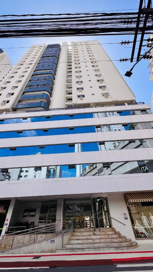 Apto à 100m da praia central - B&B Balneário Camboriú