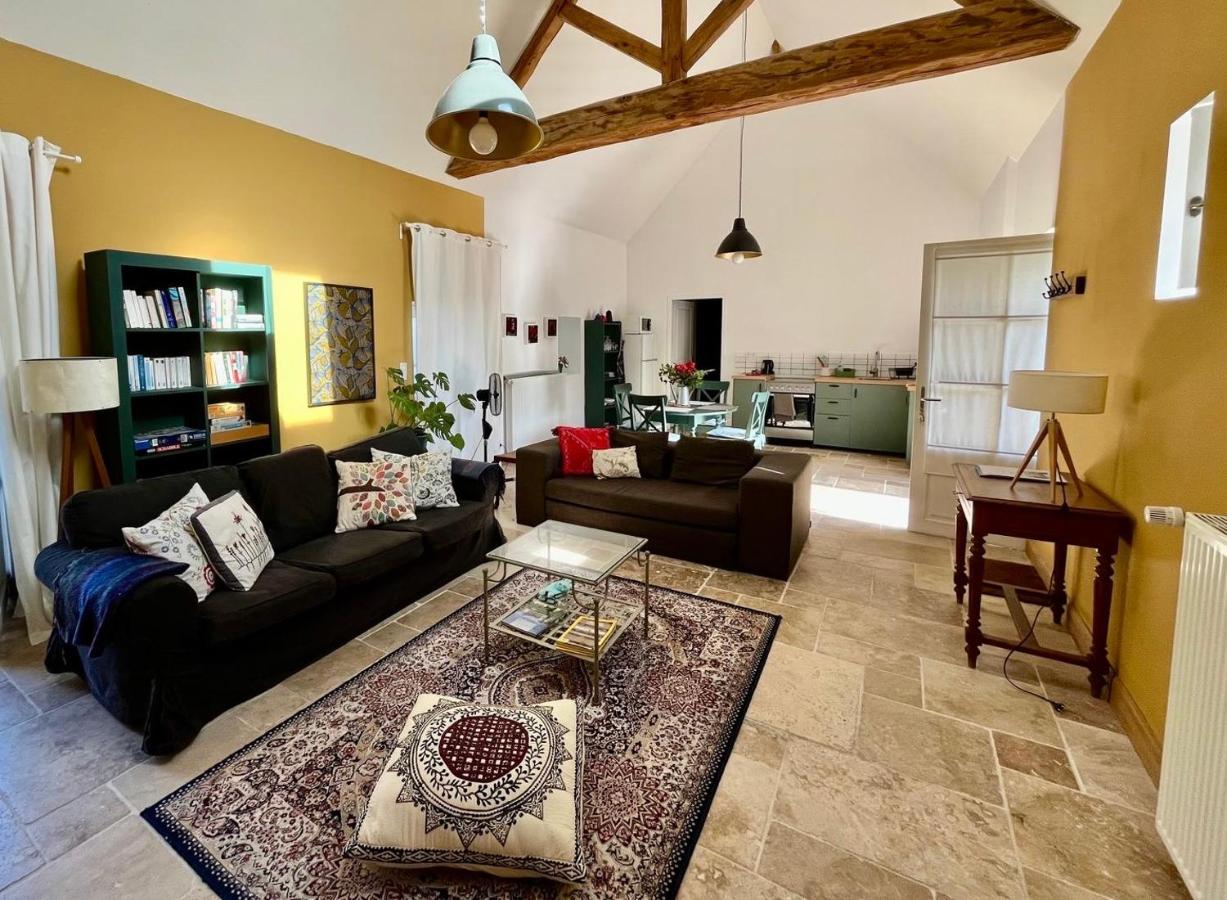 Ancienne grange rénové et cozy le long de la rivière du Cher - B&B Véretz