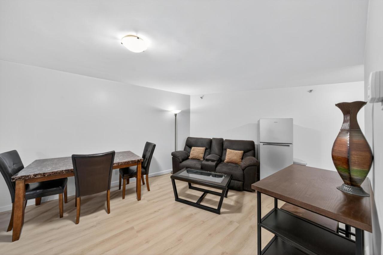 Chic DT Honolulu Executive Condo condo - Bed and Breakfast Honolulu