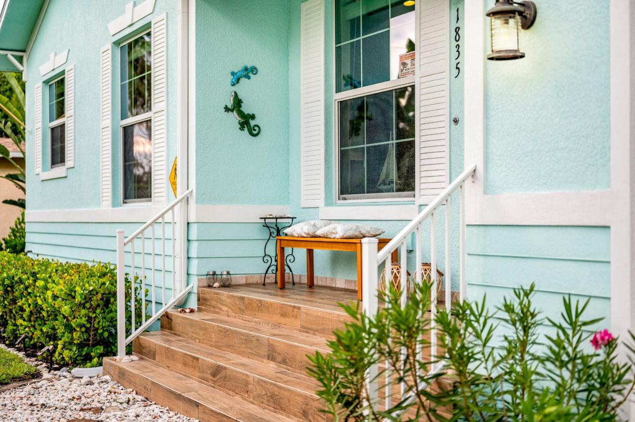 Cozy Coastal Cottage at Naples Bay, Pickleball, Botanical Garden - Chambres d'hôtes Naples