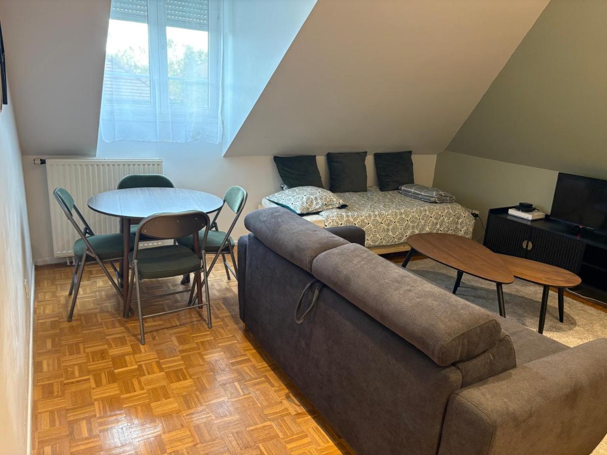 Appartement spacieux de 34 mètres carrés à 10 min de Disney - B&B Bussy-Saint-Georges