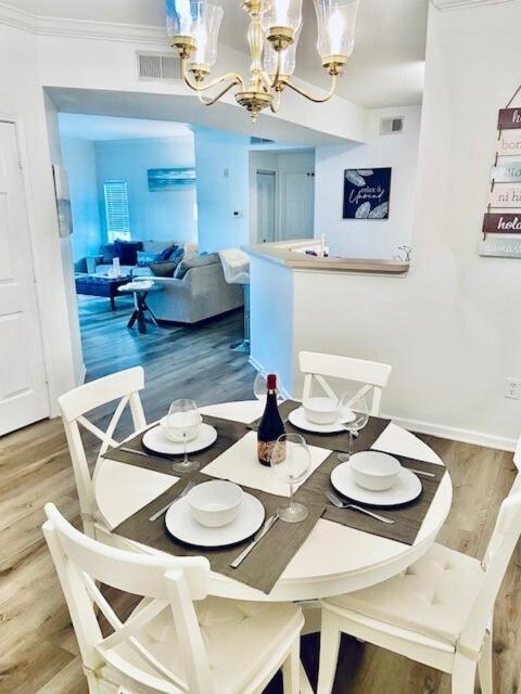 Coastal Condo with pool, minutes from beach - Bed and Breakfast Saint Simons Island