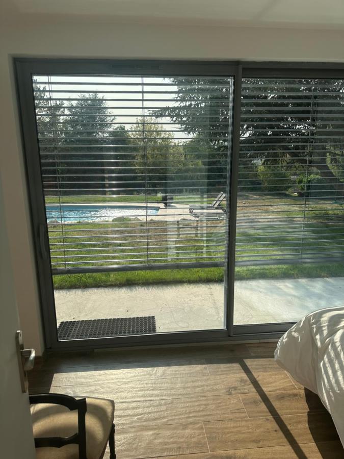 Camera Matrimoniale con Vista Piscina