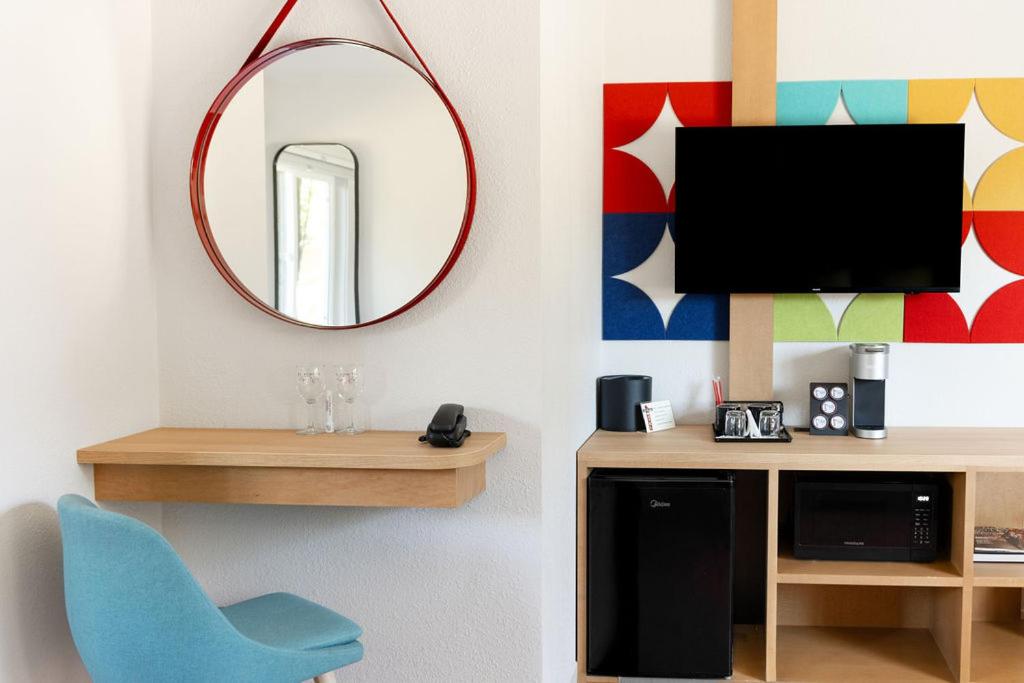 Habitación con cama grande