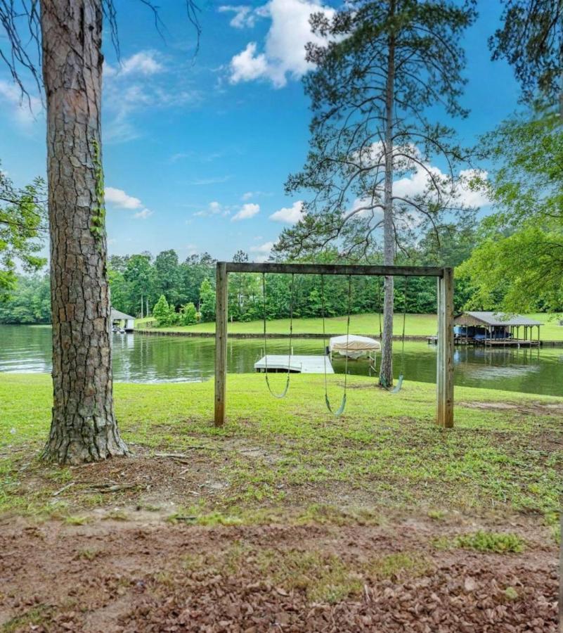 Hidden Gem - Lakefront Home with Private Boat Ramp - B&B Eatonton
