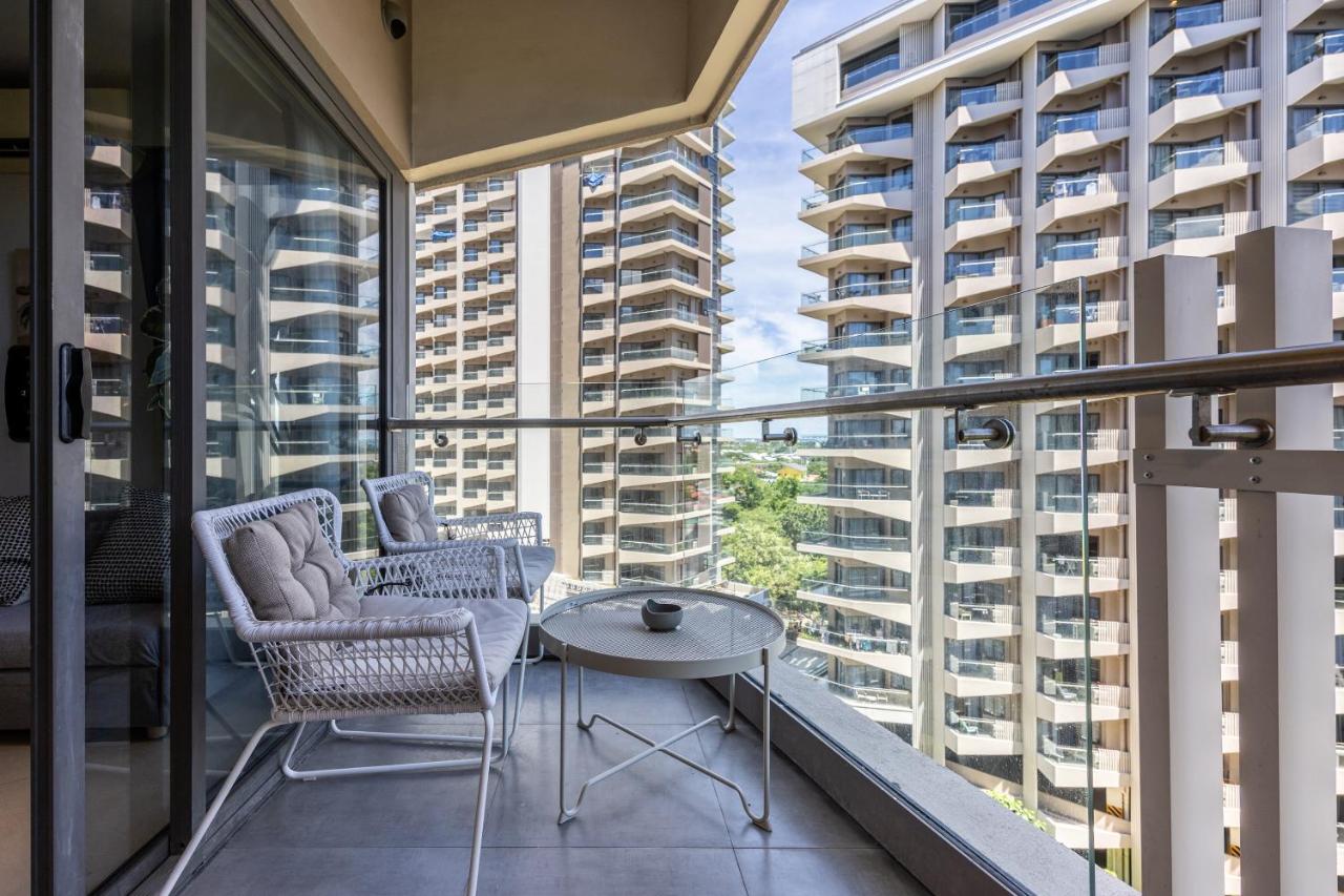 Dominiks spacious classic family VIP 1 Bedroom Tambuli Balcony Pool Beach - Bed and Breakfast Lapu-Lapu City