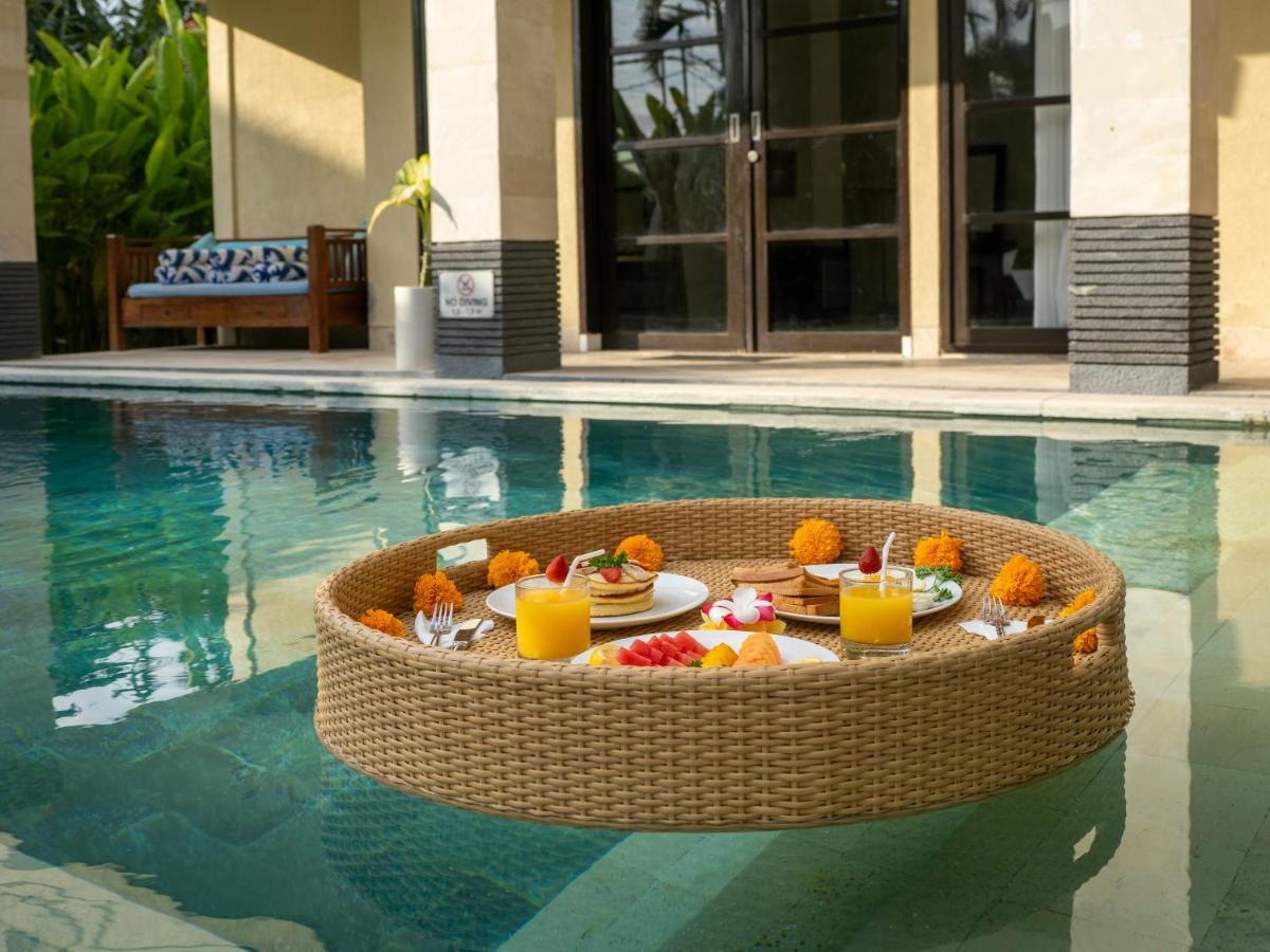 Villa Cometa Luxury Seminyak by Adam Jyota Management - B&B Seminyak