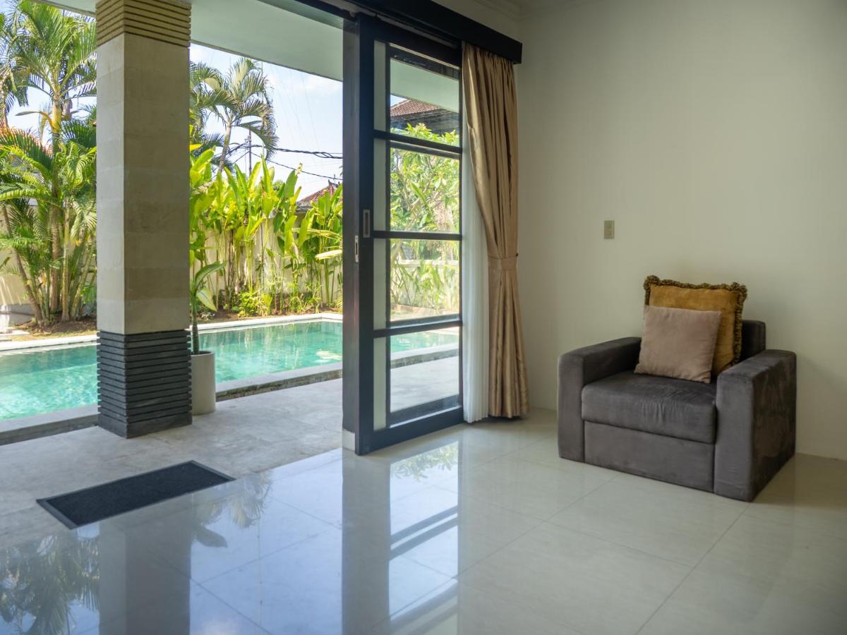Villa Cometa Luxury Seminyak by Adam Jyota Management - B&B Seminyak