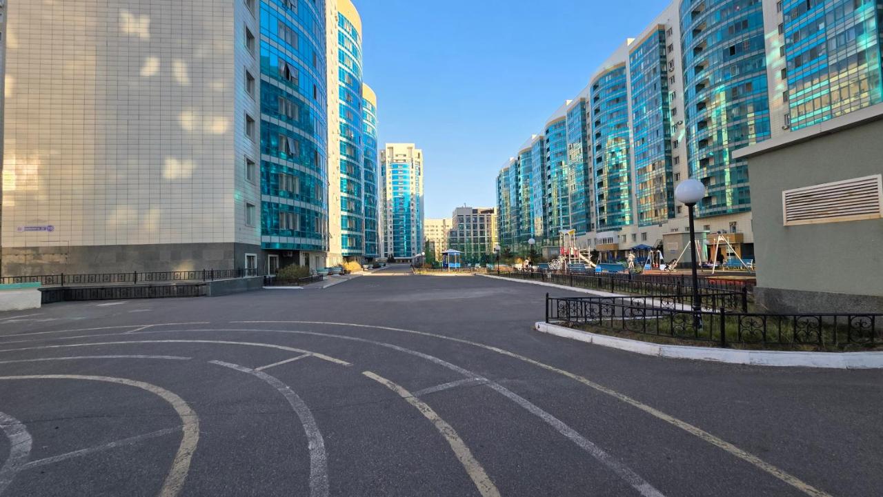 118 ТОП ЛОКАЦИЯ для НЕКУРЯЩИХ 2-х для компании из 1-5 человек с 2мя кроватями и 1местным диваном - B&B Astana