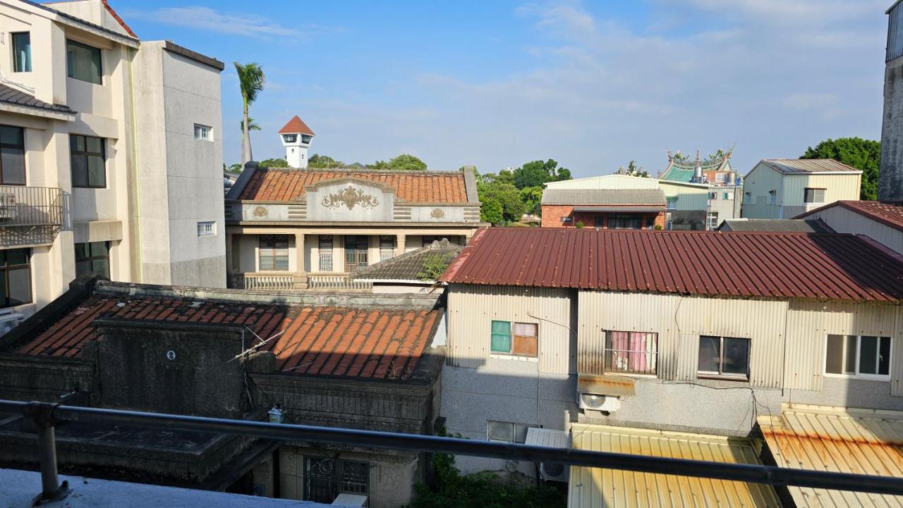 紅白瓦八月 - B&B Tainan