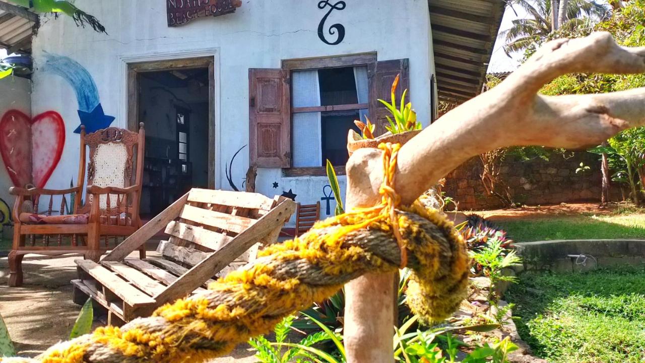 Noah's beach house - B&B Weligama
