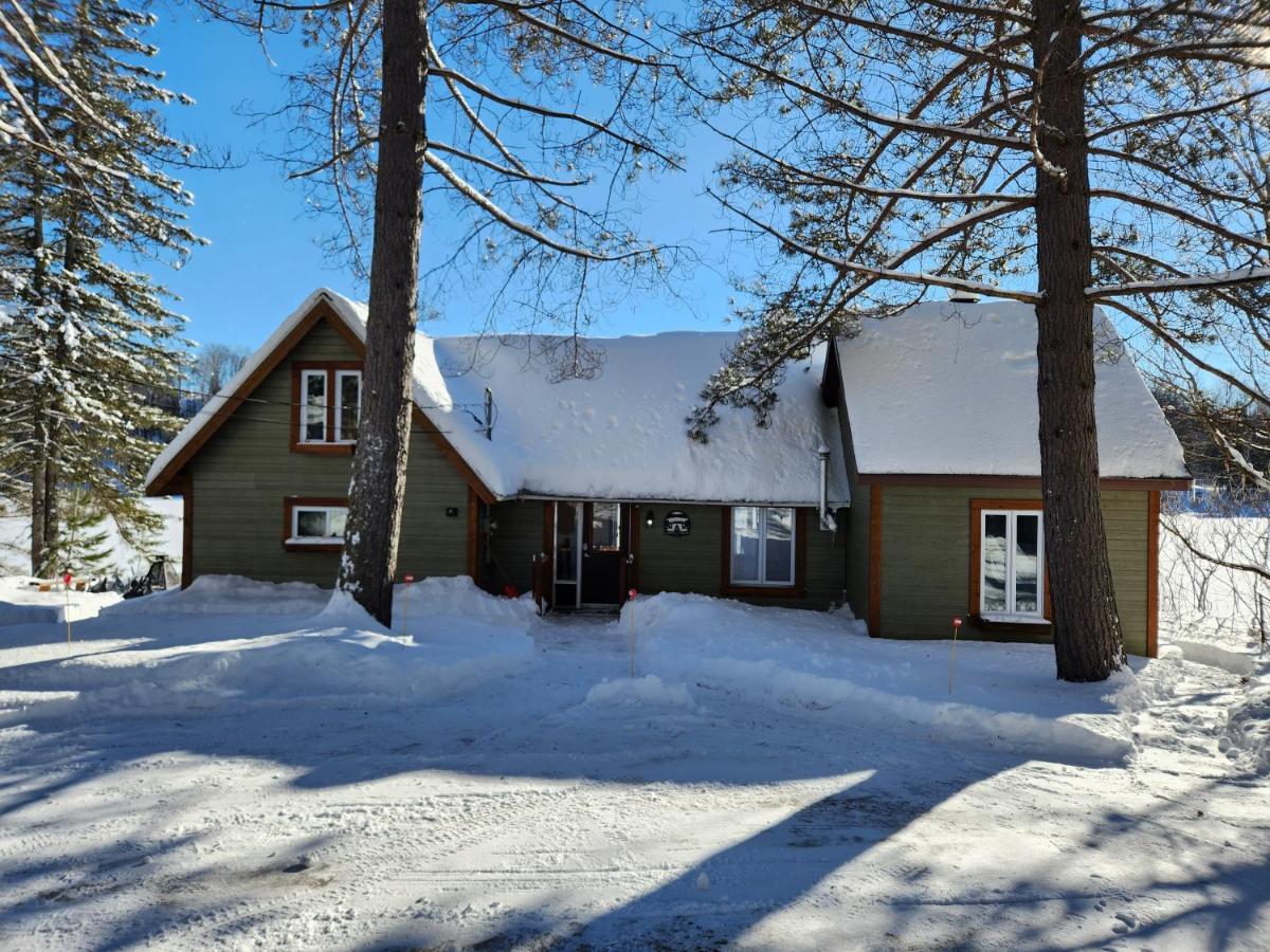 Chalet au bord de l'eau avec spa privé - Mauricie - Portneuf - Québec - B&B Notre-Dame-de-Montauban
